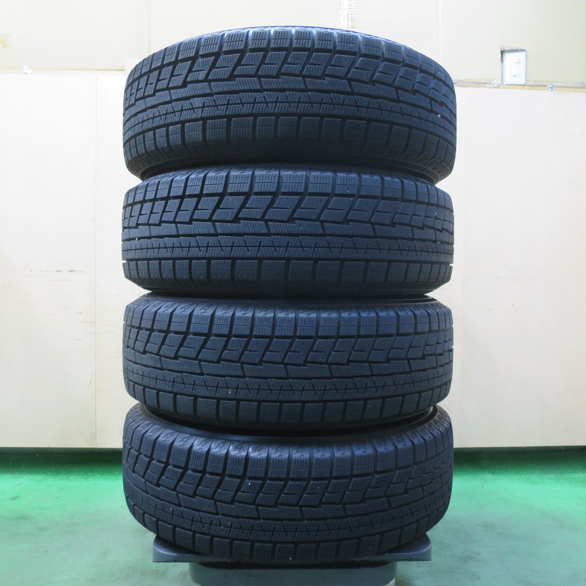 バリ溝!24年!9.5分以上★プリウス 等 195/65R15 スタッドレス ヨコハマ アイスガード iG60 MiLLOUS ミルアス 15インチ PCD100/5H★5110704イス