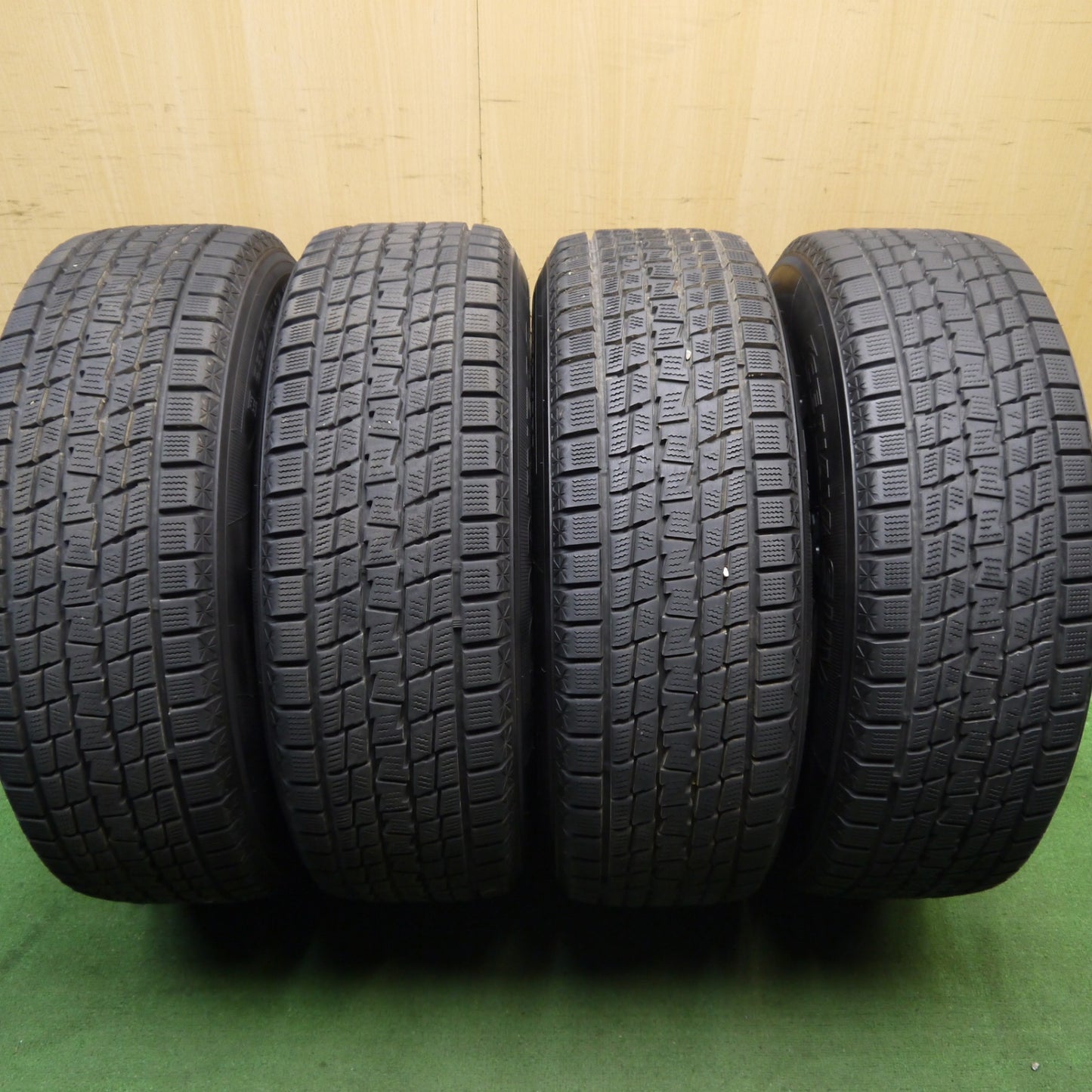 バリ溝!9.5分★ROCK KELLY MX 632 LOXARNY 235/65R17 スタッドレス グッドイヤー アイスナビ SUV ロックケリー ロクサーニ PCD114.3/5H★5071801Hス