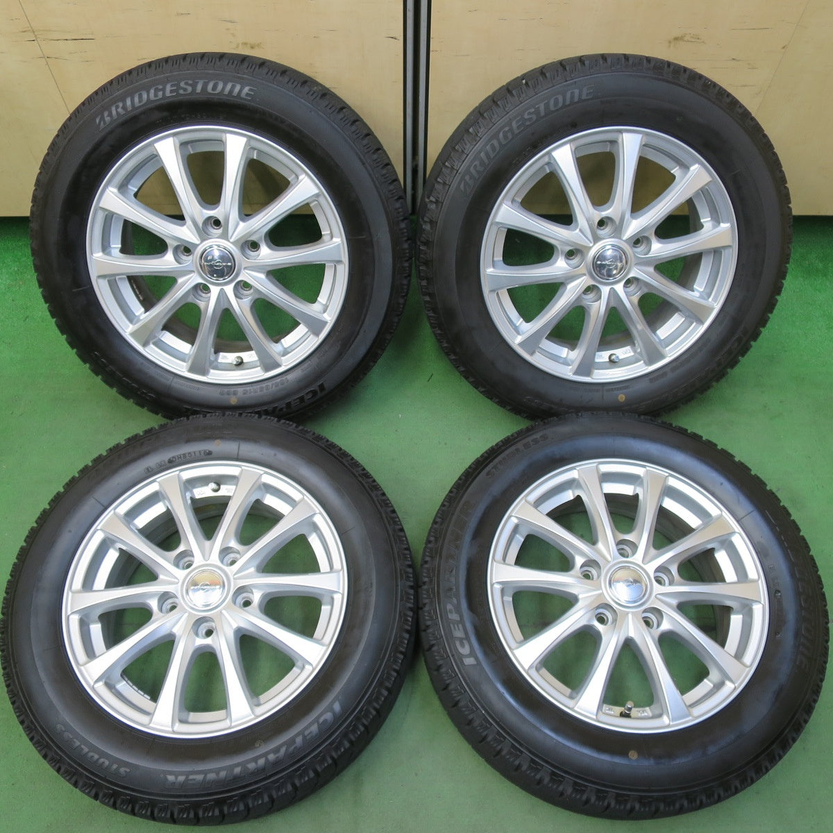 バリ溝!キレイ!ほぼ10分★スタッドレス 185/65R15 ブリヂストン アイスパートナー ENERGYLINE エナジーライン 15インチ PCD114.3/5H★5051508イス