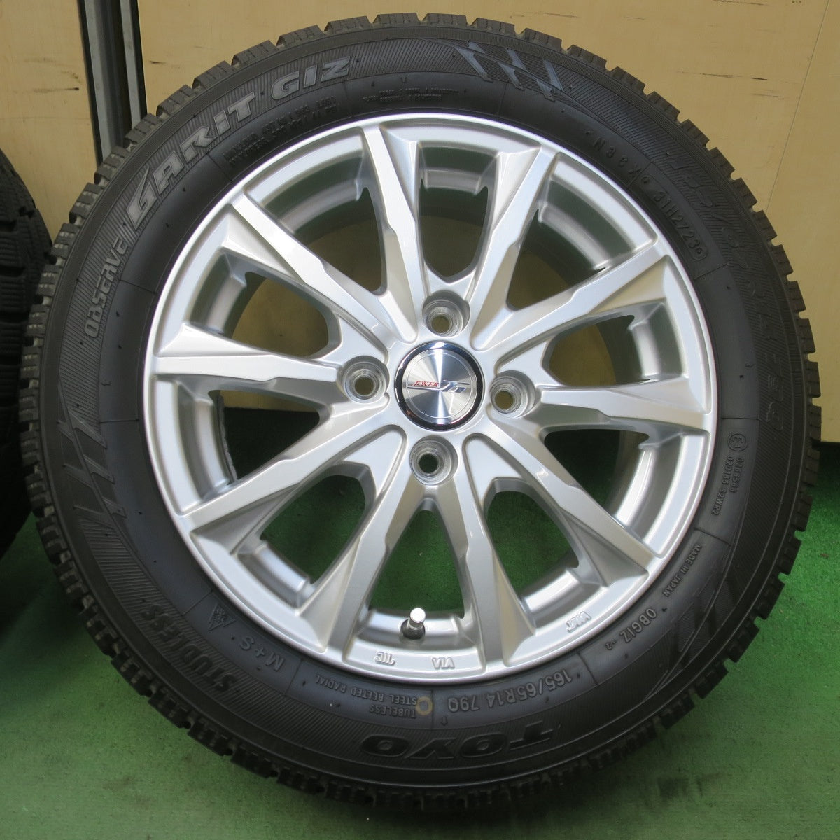 バリ溝!23年!キレイ!ほぼ10分◎スタッドレス 165/65R14 トーヨー オブザーブ ガリット GIZ JOKER ジョーカー 14インチ PCD100/4H◎6101907イス