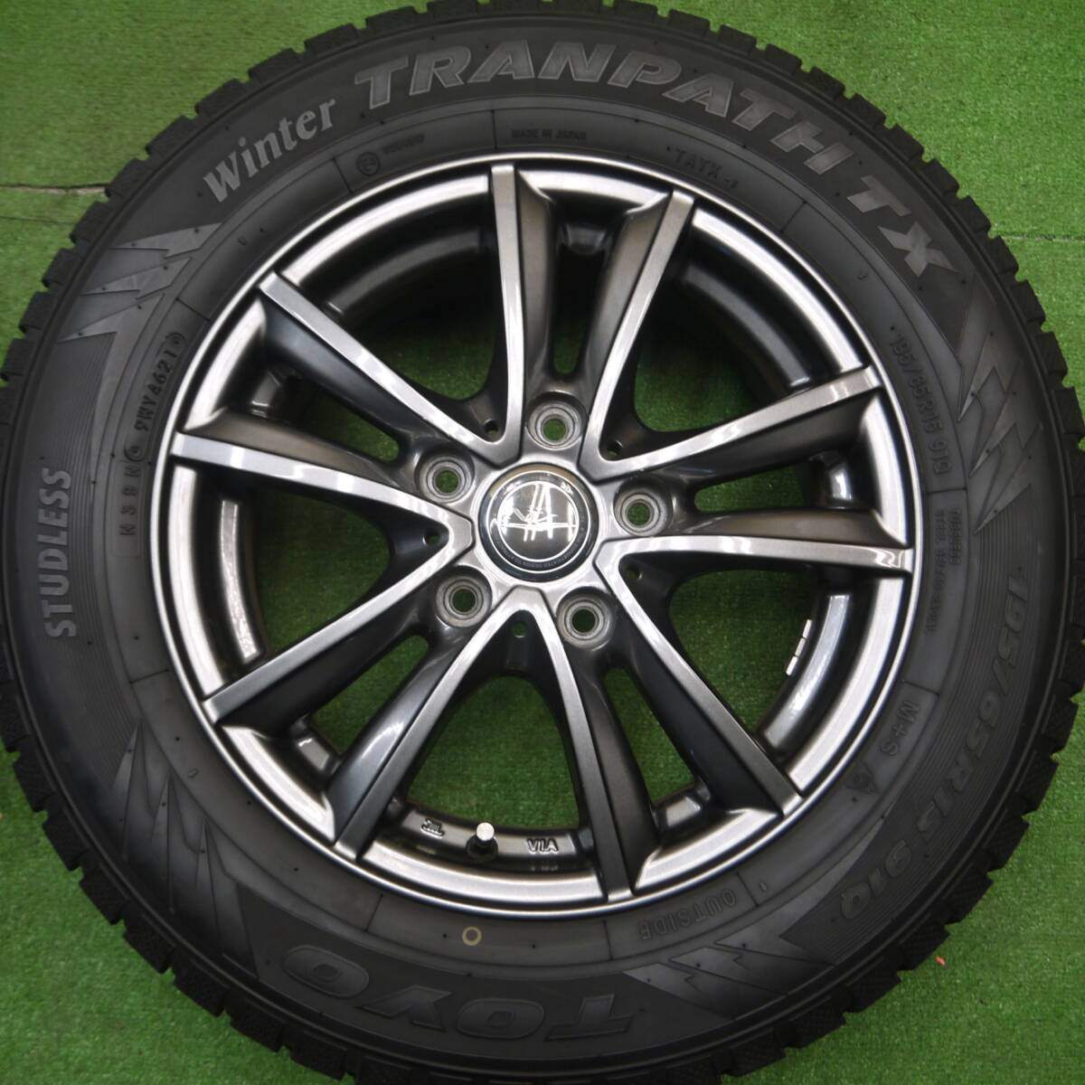バリ溝!21年!キレイ!9分★スタッドレス 195/65R15 トーヨー ウインター トランパス TX NIRVANA NV ニルバーナ ニルヴァーナ 15インチ PCD114.3/5H★4122505Hス