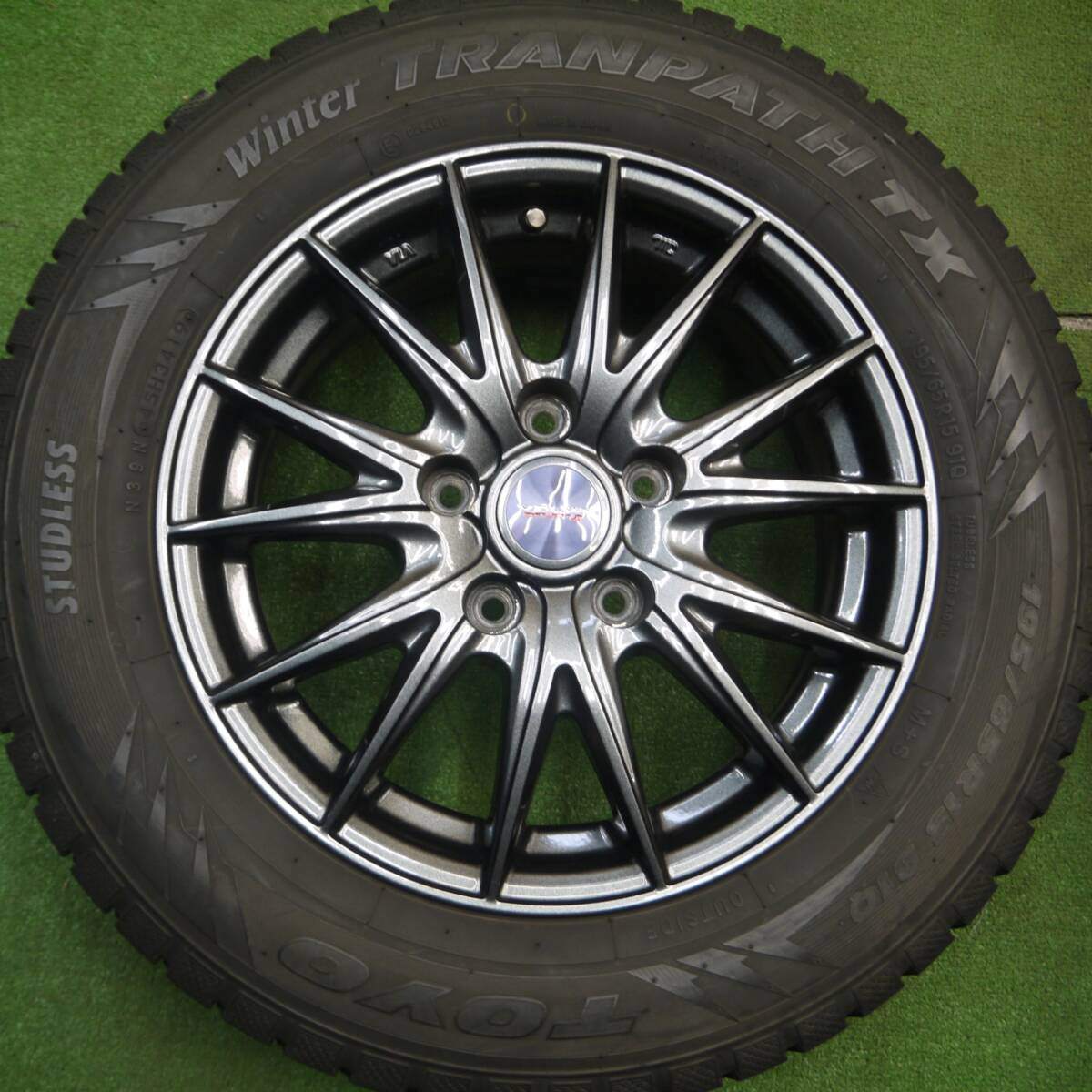 バリ溝!キレイ!9分★スタッドレス 195/65R15 トーヨー ウインター トランパス TX VELVA SPORTZ ヴェルヴァ 15インチ PCD114.3/5H★5012702Hス