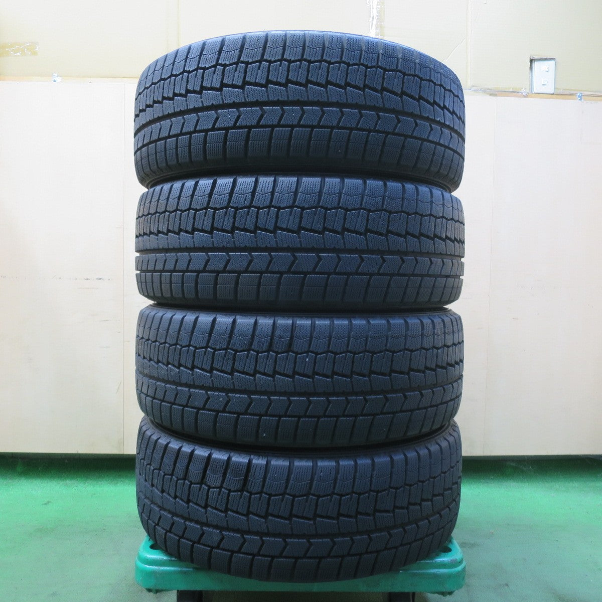 バリ溝!22年!9.5分★スバル レガシィ 純正 225/45R18 スタッドレス ダンロップ ウインターマックス WM02 18インチ PCD100/5H★5093002イス