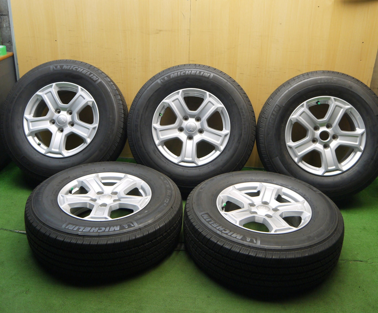 超バリ溝!キレイ!ほぼ10分★ジープ ラングラー 純正 245/75R17 ミシュラン LTX M/S2 17インチ PCD127/5H★3111602TNス