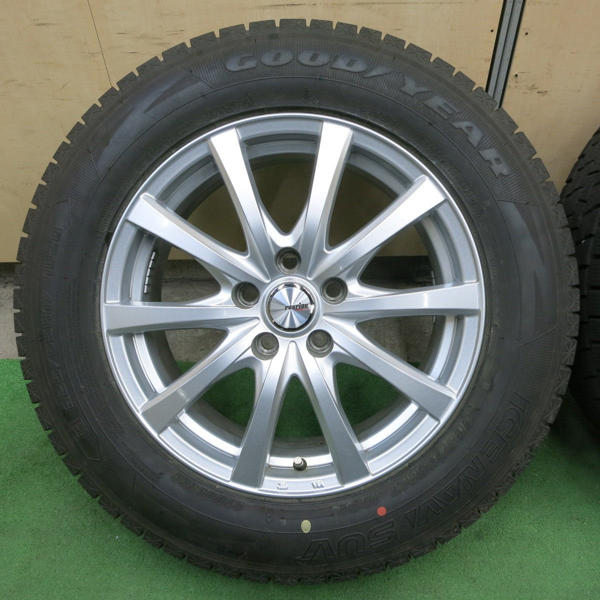 バリ溝!22年!キレイ!9.5分以上★スタッドレス 225/65R17 グッドイヤー アイスナビ SUV ravrion RS01 ラブリオン 17インチ PCD114.3/5H★5050204ナス