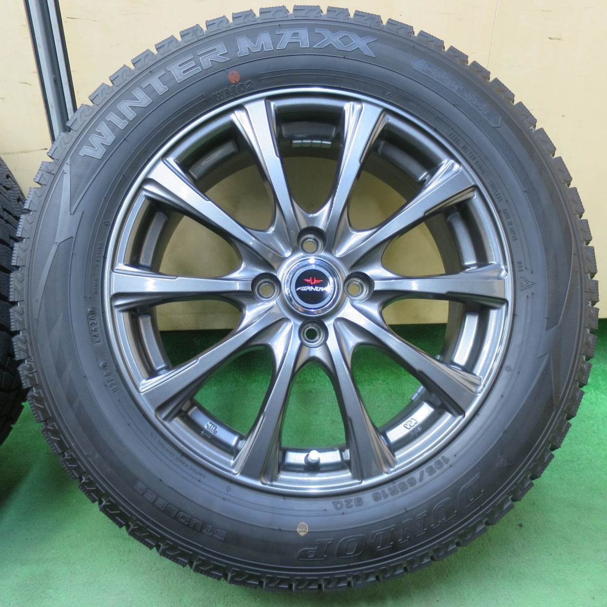 バリ溝!キレイ!9.5分★スタッドレス 195/65R16 ダンロップ ウインターマックス WM02 AIRNOVA エアノヴァ 16インチ PCD100/4H★5102009イス