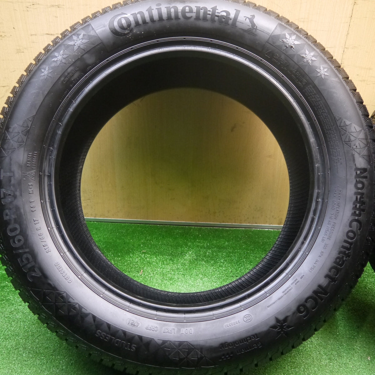 バリ溝!21年!8.5分★スタッドレス 215/60R17 コンチネンタル ノースコンタクト NC6 タイヤ 17インチ C-HR オデッセイ 等★5122601Hスタ