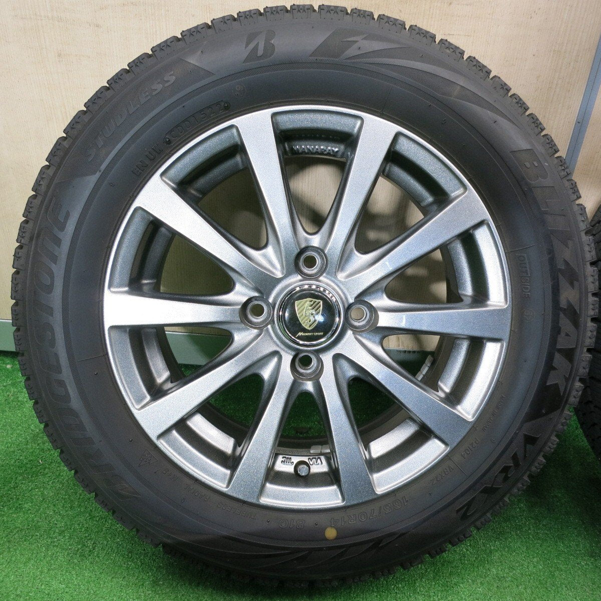 バリ溝!22年!キレイ!9.5分★スタッドレス 165/70R14 ブリヂストン ブリザック VRX2 MANARAY SPORT マナレイ 14インチ PCD100/4H★4121808TNス