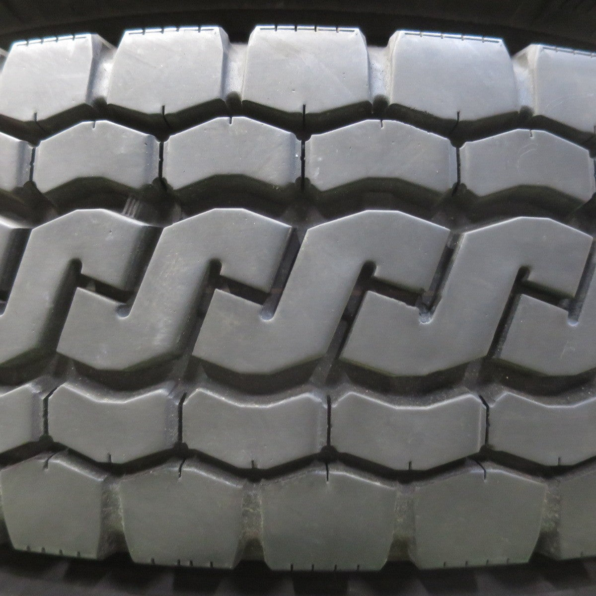 バリ溝!25年!8.5分!6本★トラック タイヤ 205/85R16 117/115N ブリヂストン エコピア M812 ミックス オールシーズン 16インチ★5102311イスタ