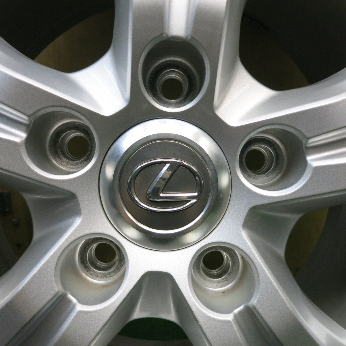 バリ溝!キレイ!9.5分◎レクサス LX 570 純正 285/60R18 スタッドレス ブリヂストン ブリザック DM-V3 18インチ PCD150/5H◎6101011HAス