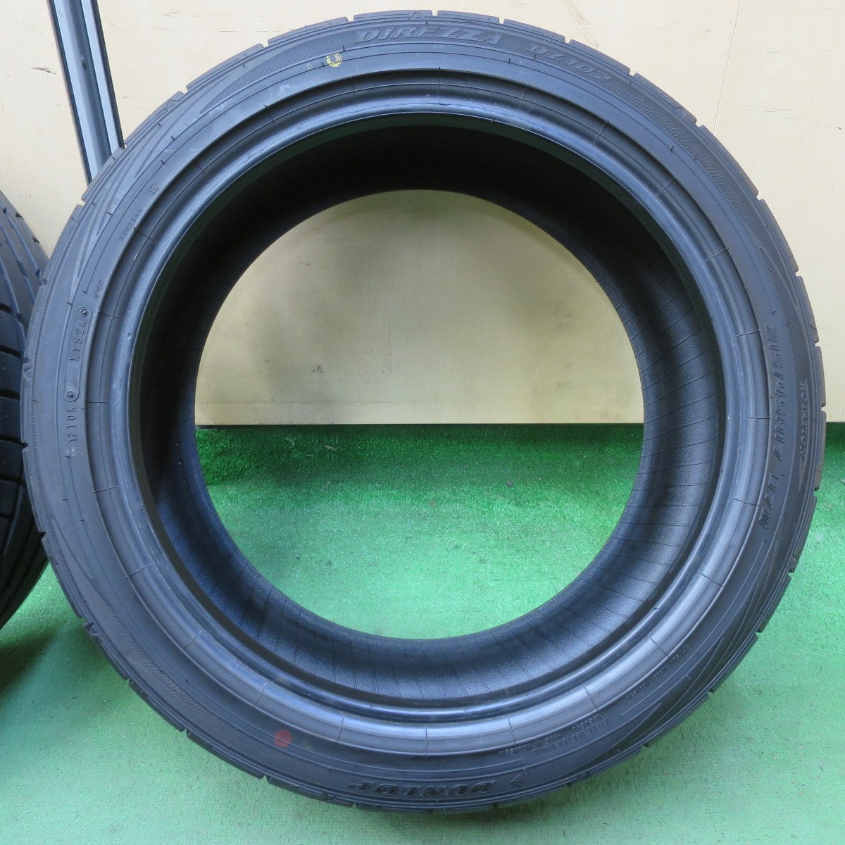バリ溝!24年!9.5分以上★215/45R17 ダンロップ ディレッツァ DZ102 DIREZZA タイヤ 17インチ プリウス カローラ スポーツ 等★5072206イノタ