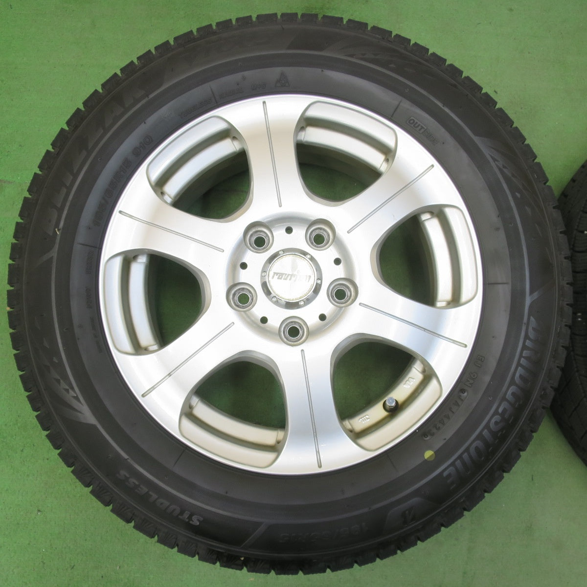 バリ溝!23年!9.5分★スタッドレス 195/65R15 ブリヂストン ブリザック VRX3 ravrion ラブリオン 15インチ PCD114.3/5H★5050208イス