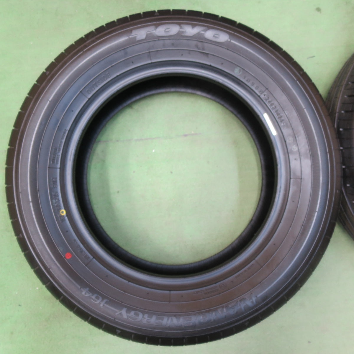 新車外し!25年★195/65R15 トーヨー ナノエナジー J64 タイヤ 15インチ プリウス ノア ヴォクシー ステップワゴン セレナ 等★5051702イノタ