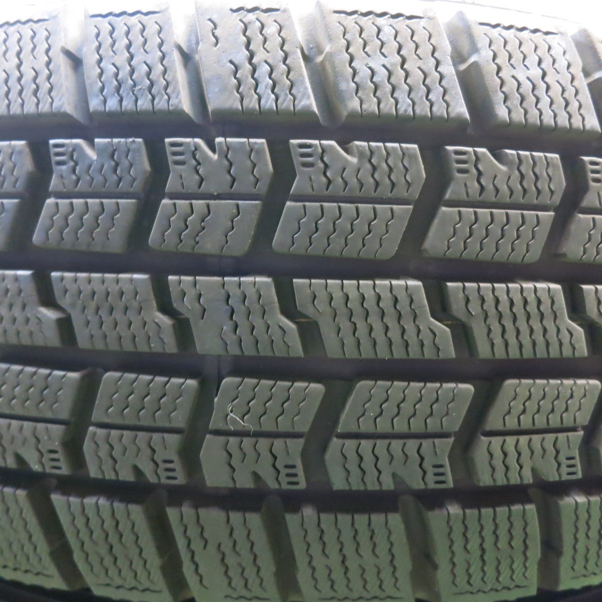 バリ溝!23年!キレイ!9.5分★スタッドレス 195/65R15 グッドイヤー アイスナビ7 ravrion LUMIERE ラブリオン 15インチ PCD114.3/5H★5052503HAス