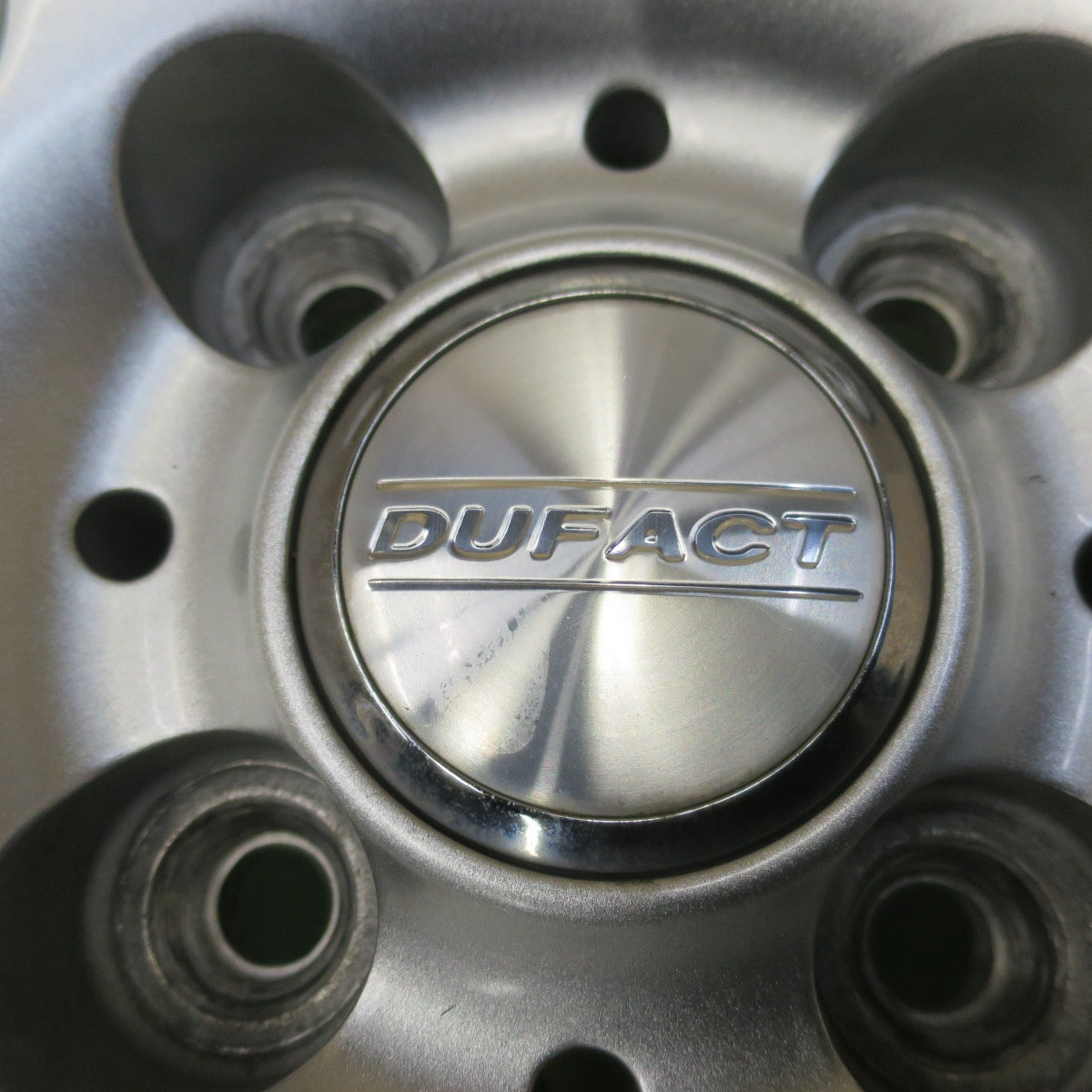 バリ溝!キレイ!9.5分★スタッドレス 195/65R16 ダンロップ ウインターマックス WM02 DUFACT デュファクト 16インチ PCD100/4H★5102007イス