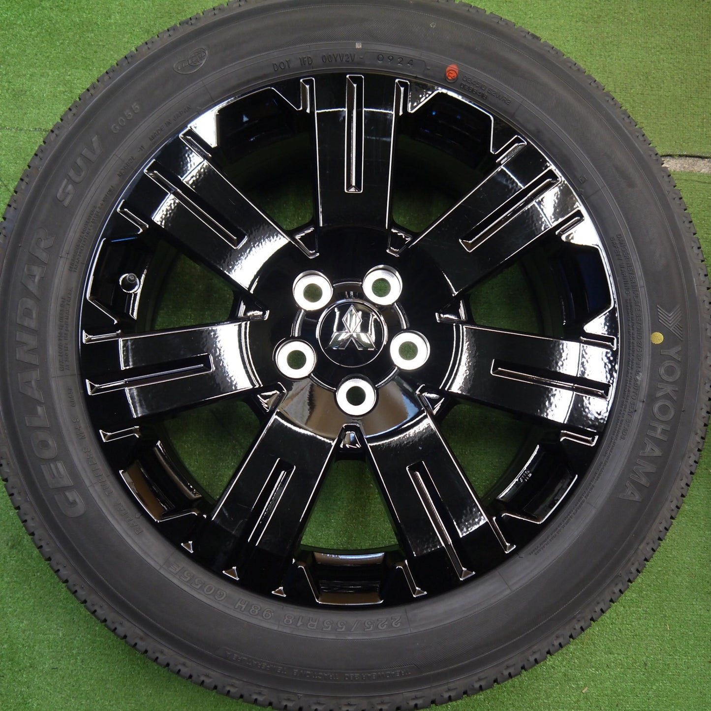 新車外し!24年★三菱 デリカ D:5 シャモニー 純正 225/55R18 ヨコハマ ジオランダー SUV G055 G055E 18インチ PCD114.3/5H★5042105Hノ