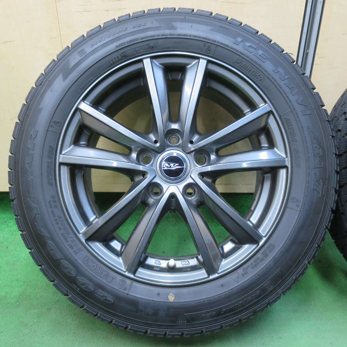 バリ溝!キレイ!9分★スタッドレス 205/60R16 グッドイヤー アイスナビ ZEA2 NIRVANA NV ニルバーナ ニルヴァーナ 16インチ PCD114.3/5H★5041203イス