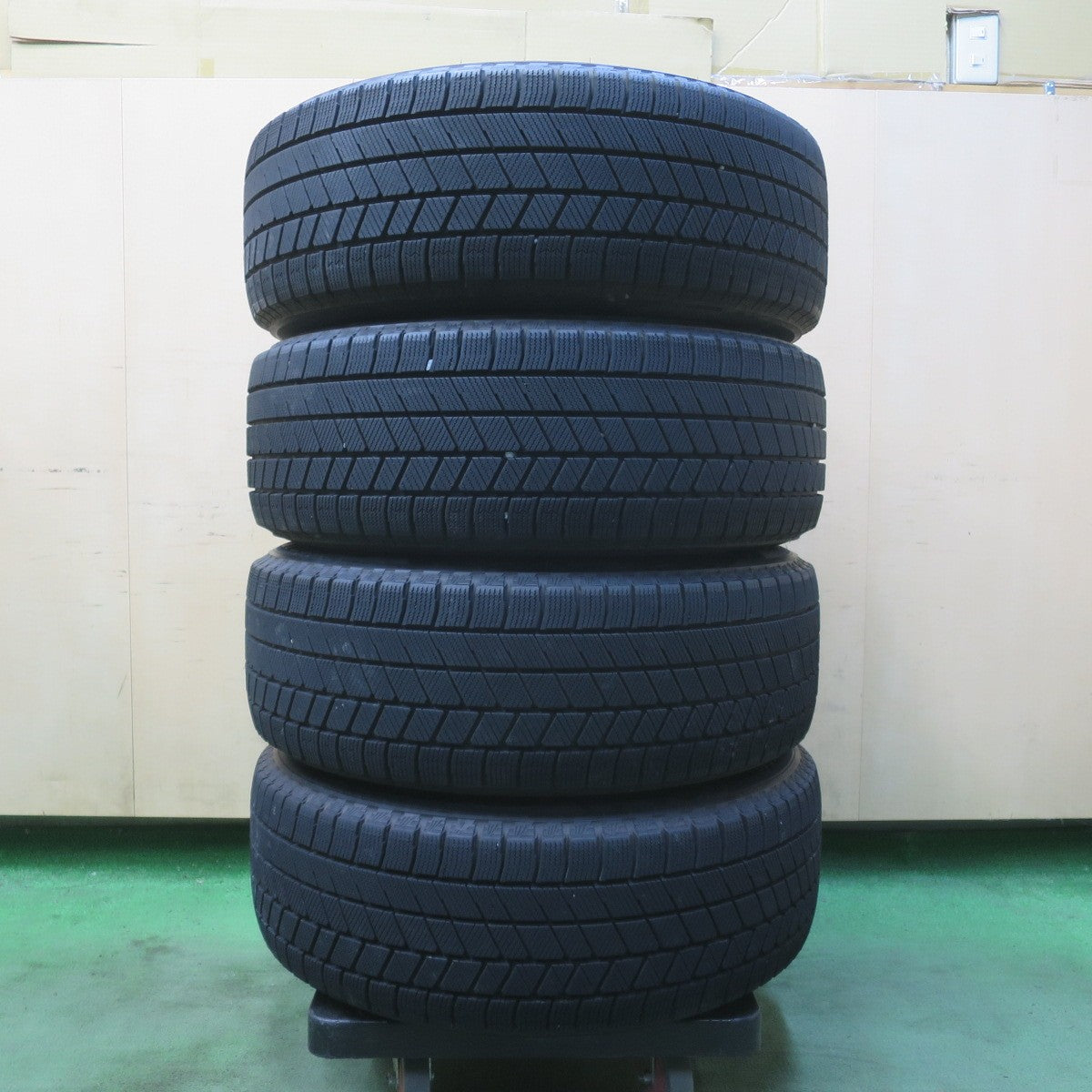 バリ溝!23年!キレイ!9.5分★ホンダ RV ヴェゼル 純正 215/60R16 スタッドレス ブリヂストン ブリザック VRX3 16インチ PCD114.3/5H★6032305イス