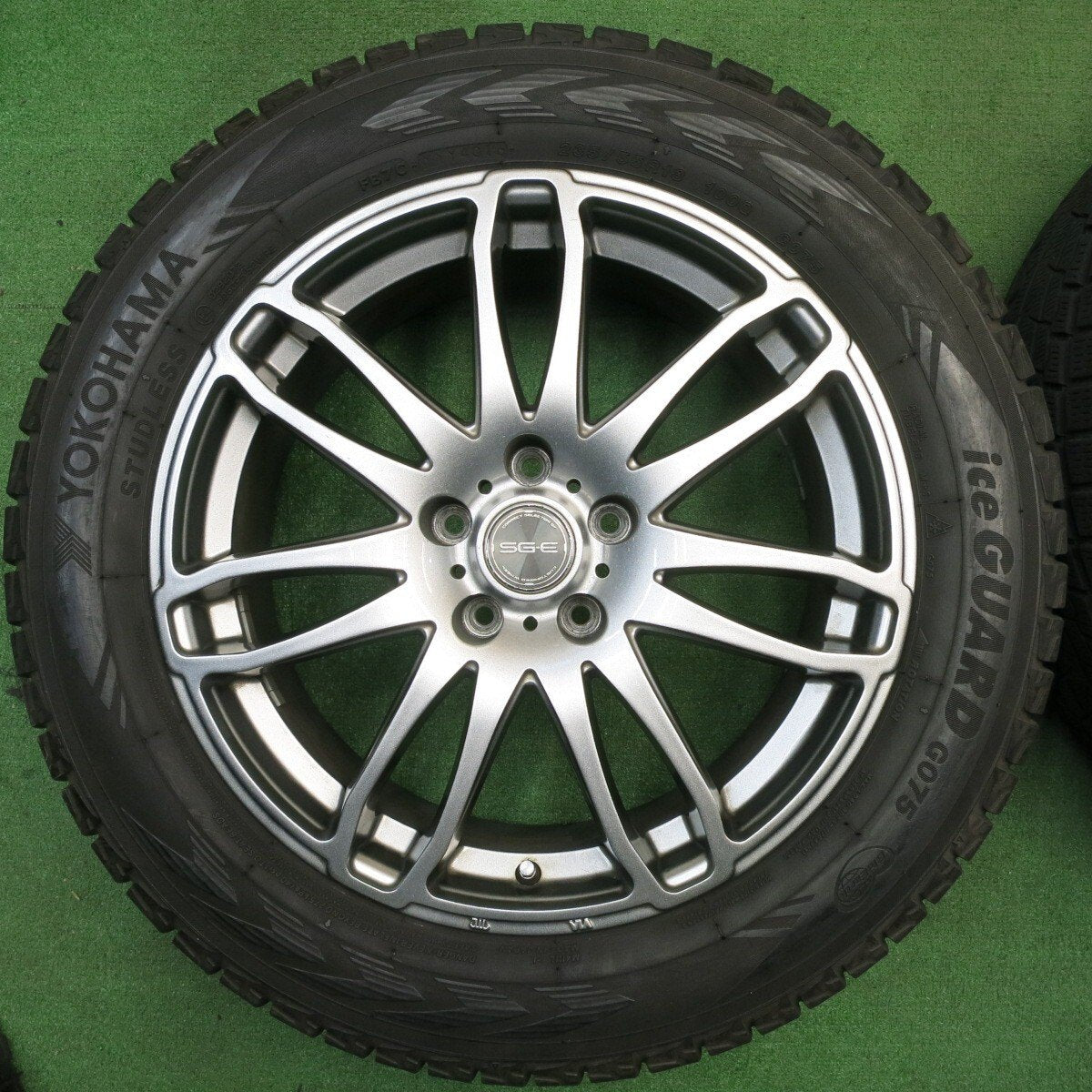 キレイ★スタッドレス 235/55R18 ヨコハマ アイスガード G075 SG-E 18インチ PCD114.3/5H★5033002NJス