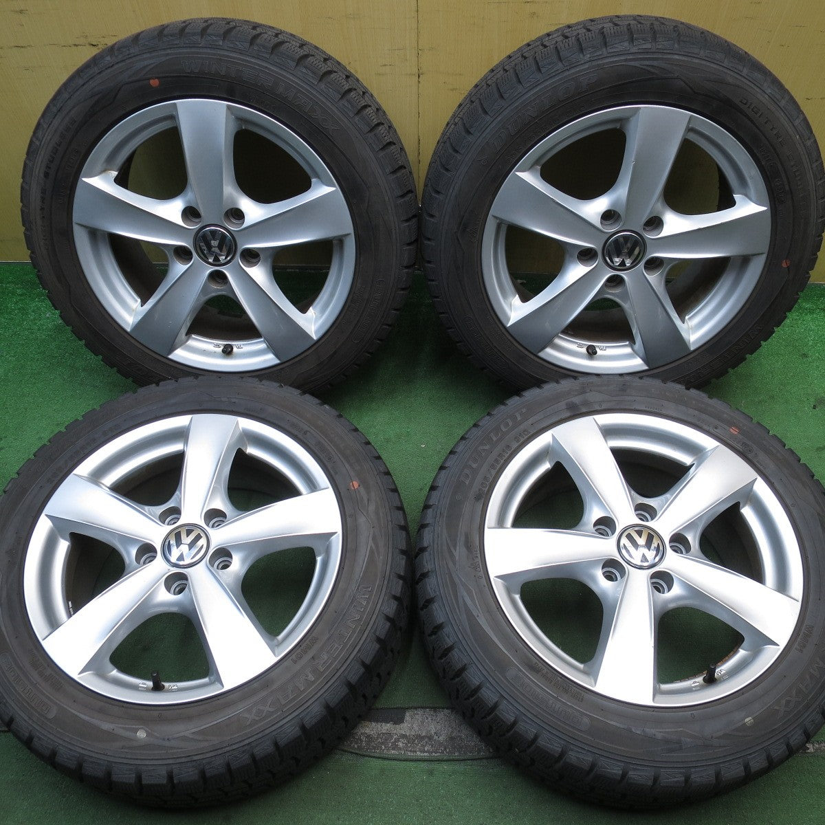 バリ溝!9.5分★ワーゲン 等 AGA TARGA Nebel 205/55R16 スタッドレス ダンロップ ウインターマックス WM01 16インチ ネーベル PCD112/5H★5091001NJス