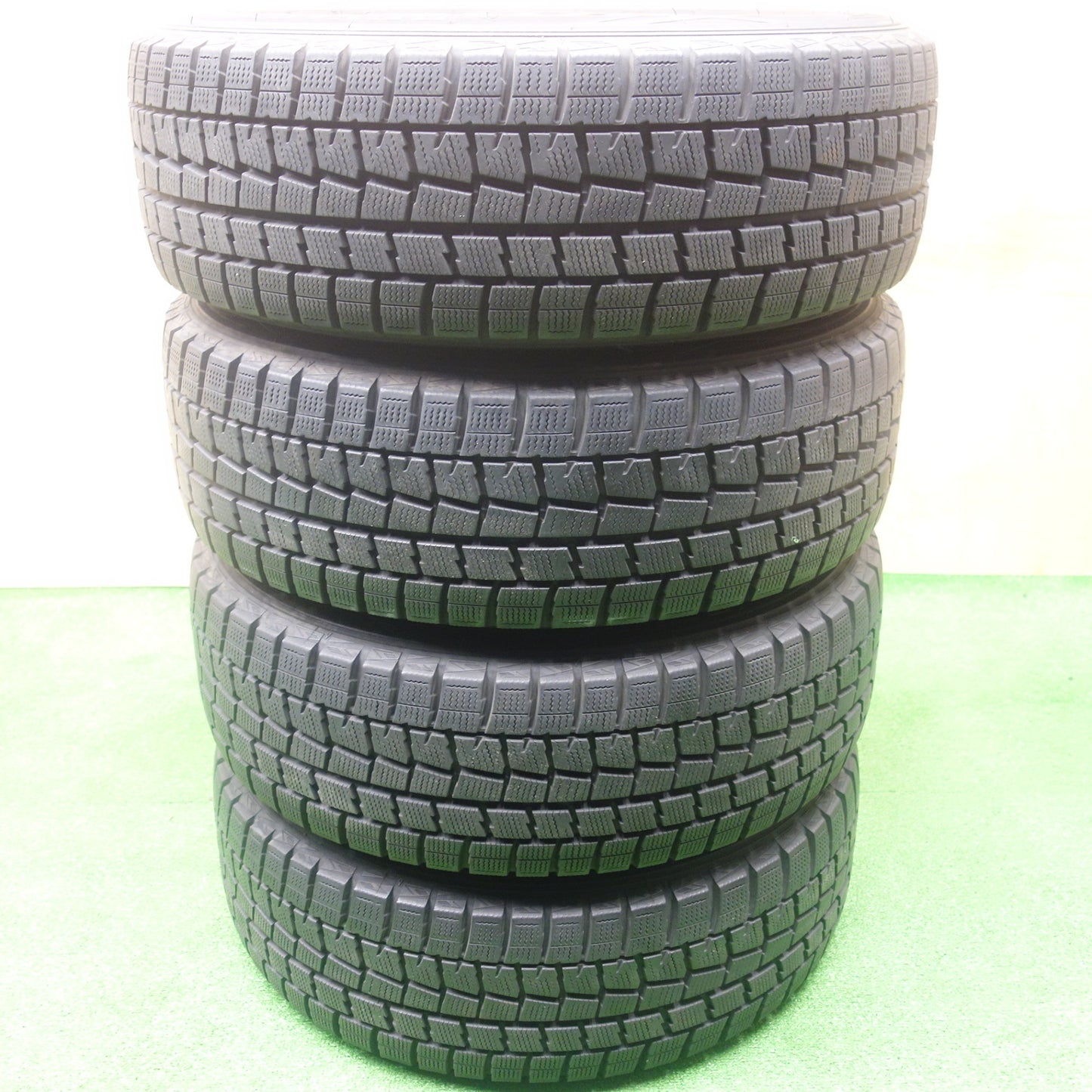 バリ溝!キレイ!9.5分★スタッドレス 205/60R16 ダンロップ ウインターマックス WM01 VELVA ヴェルヴァ 16インチ PCD114.3/5H★6011201KTス