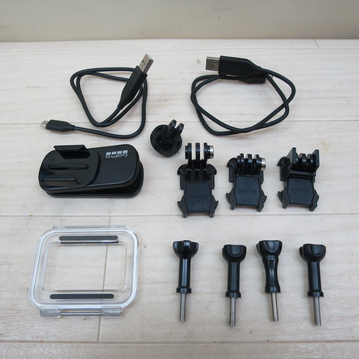 美品!付属品付き☆GoPro ゴープロ アクション カメラ HERO8 Black 折りたたみ式 マウント フィンガー 搭載☆
