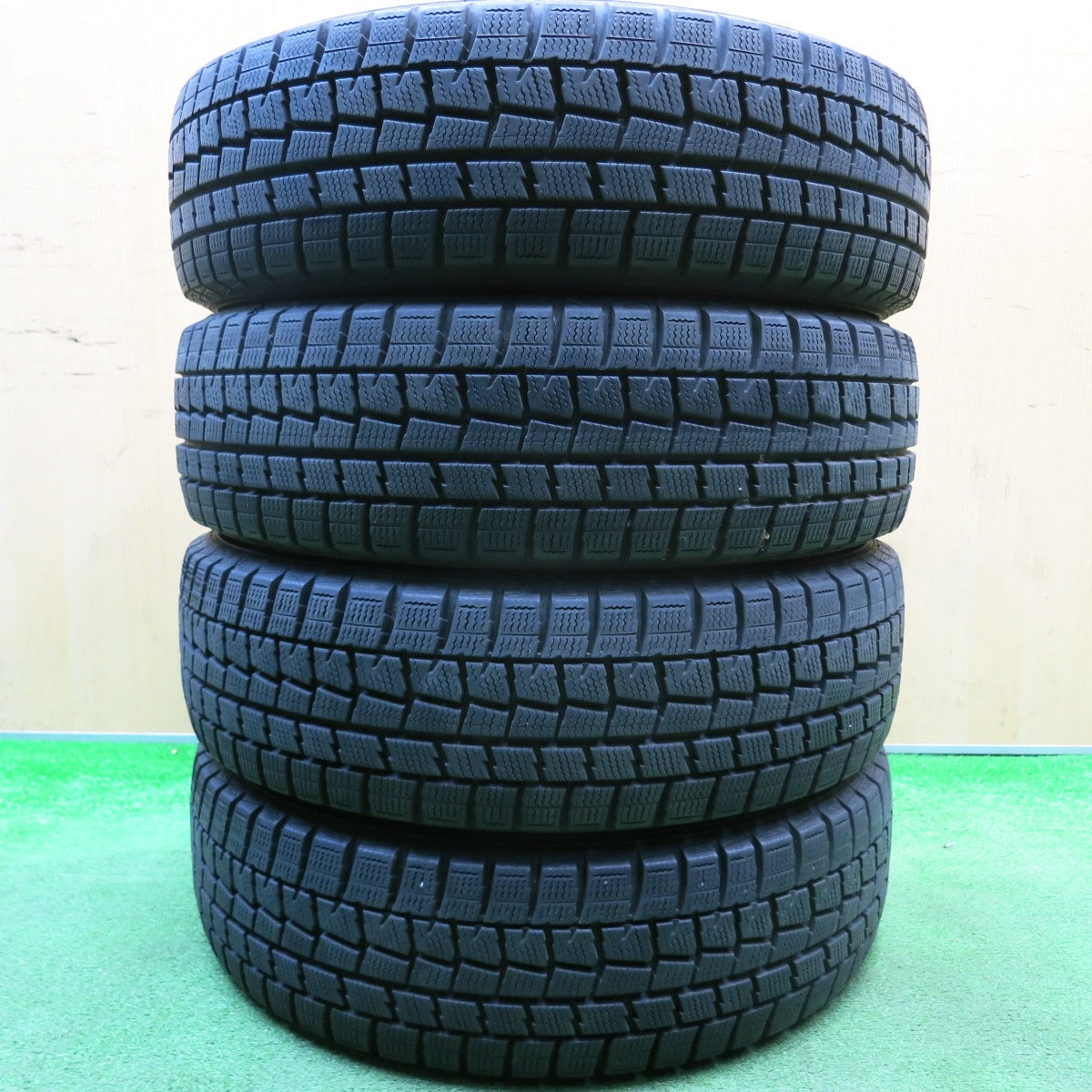 バリ溝!8.5分★スタッドレス 165/65R15 ダンロップ ウインターマックス WM01 VELVA KEVIN ヴェルヴァ ケヴィン 軽サイズ タフト ハスラー 等 PCD100/4H★5121812HAス