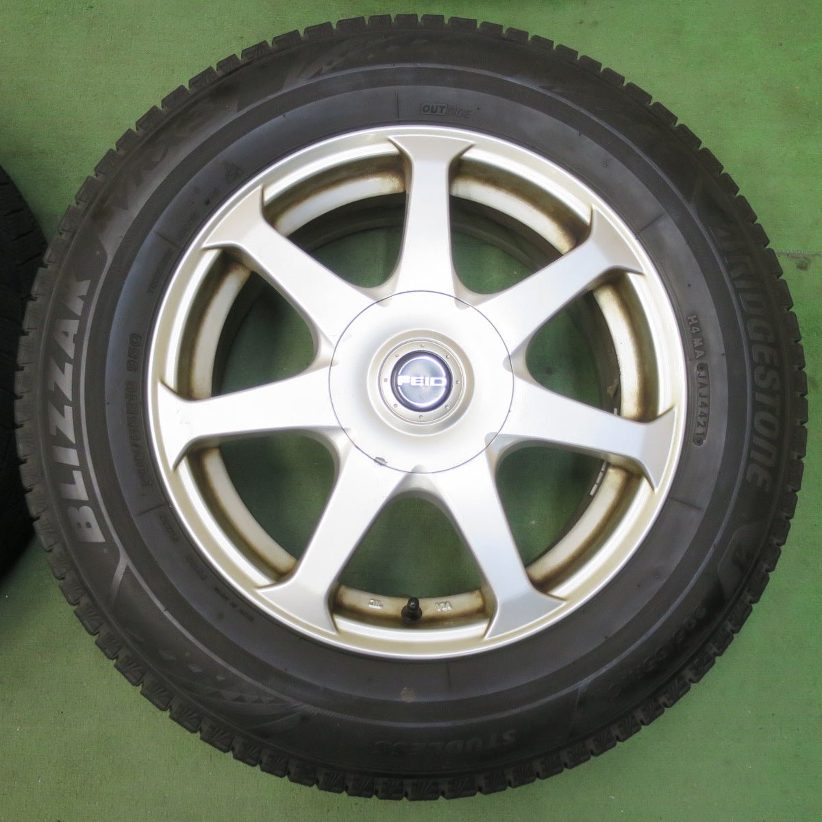 バリ溝!21年!9分★スタッドレス 205/65R16 ブリヂストン ブリザック VRX3 FEID フェイド 16インチ PCD100 114.3/5H マルチ★5103015イス