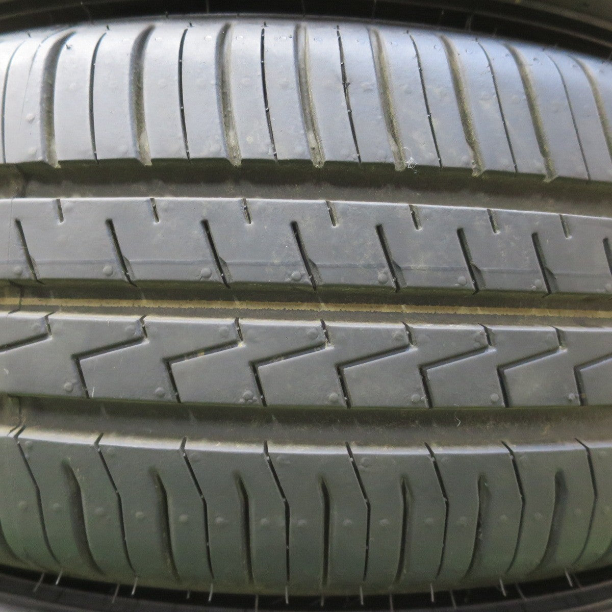 ほぼ未使用!25年!超バリ溝★195/65R15 ファルケン ジークス ZE310R ECORUN エコラン タイヤ 15インチ エスクァイア ノア カローラ プリウス セレナ 等★6011712イノタ