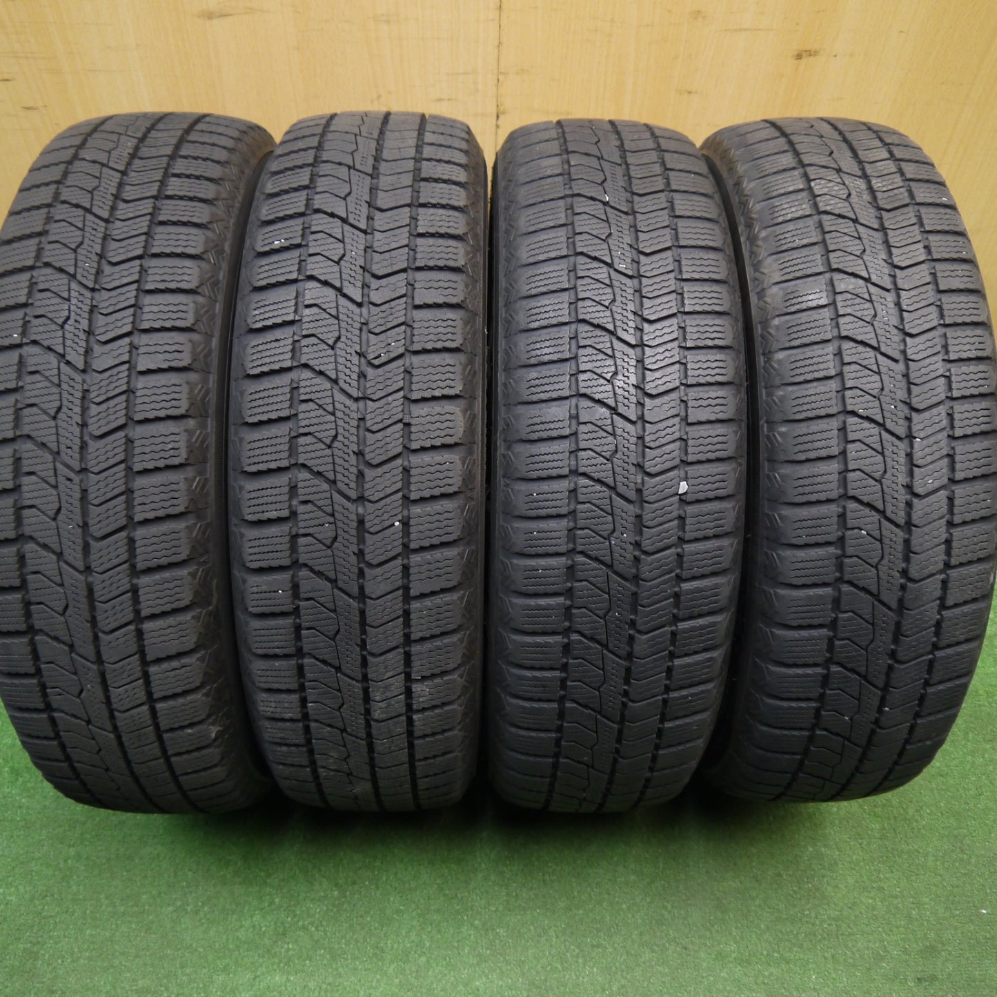 バリ溝!22年!キレイ!8.5分★トヨタ アクア 純正 スチール 175/65R15 スタッドレス トーヨー オブザーブ GIZ2 15インチ PCD100/4H★5121006Hス