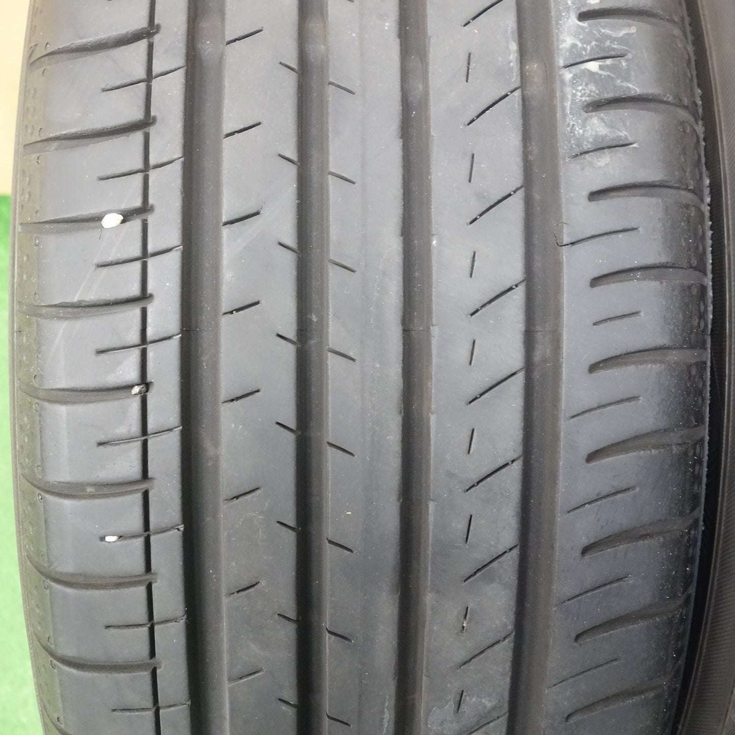 バリ溝!23年!8.5分★185/55R16 ヨコハマ BluEarth-GT AE51 ブルーアース タイヤ 16インチ フィット アクア、スイフト 等★6042202KTノタ
