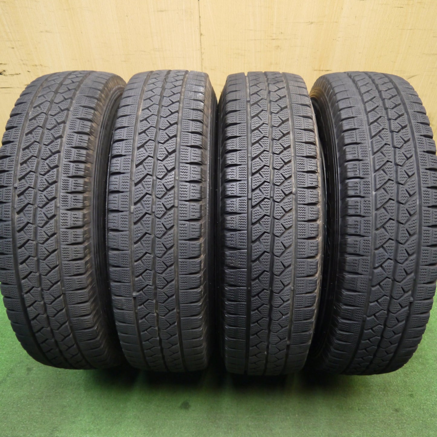 バリ溝!9.5分★スタッドレス 185R14 6PR 8PR ブリヂストン ブリザック VL1 スチール ホイール 14インチ PCD100 114.3/5H マルチ★5051306Hス