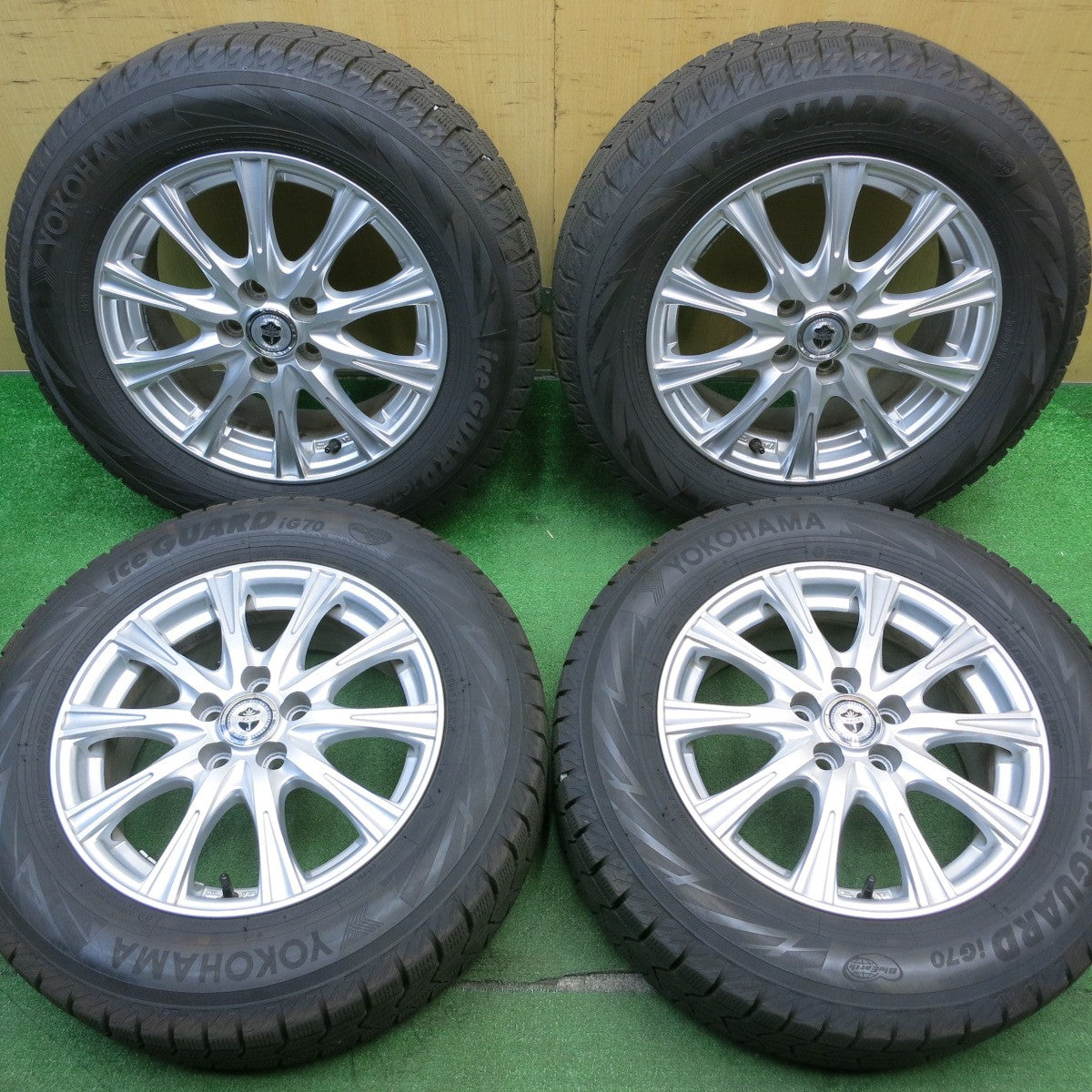 バリ溝!22年!キレイ!9.5分★プリウス 等 195/65R15 スタッドレス ヨコハマ アイスガード iG70 JOKER ジョーカー 15インチ PCD100/5H★5042503NJス