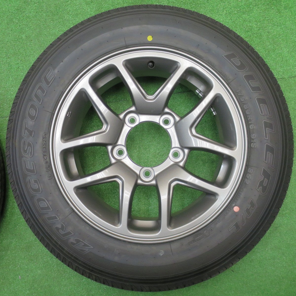 新車外し!25年★スズキ JB64W ジムニー 純正 175/80R16 ブリヂストン デューラー H/L 852 16インチ PCD139.7/5H★5110506NJノ