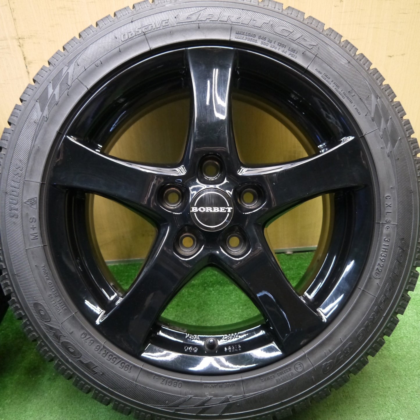 バリ溝!22年!キレイ!9.5分以上★MINI ミニ クーパー 等 BORBET 195/55R16 スタッドレス トーヨー オブザーブ ガリット GIZ ボルベット 16インチ PCD112/5H★5060405Hス