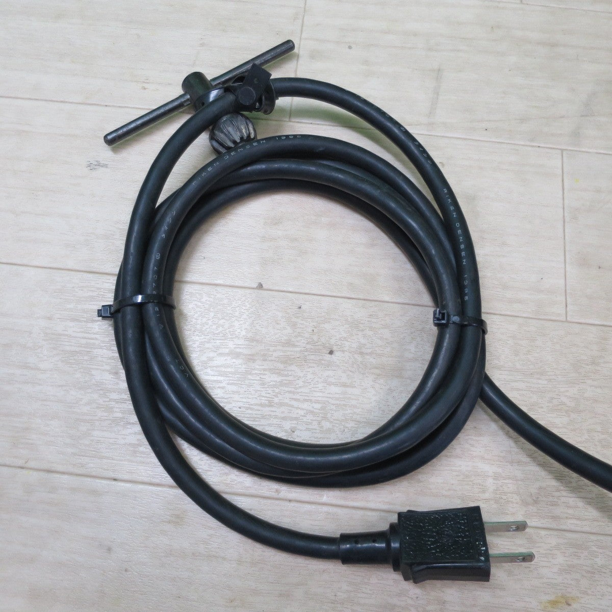 ☆日立 25mm 二段 変速 振動 ドリル VTP-25 電動 工具 コード式 震動 ドリル HITACHI☆