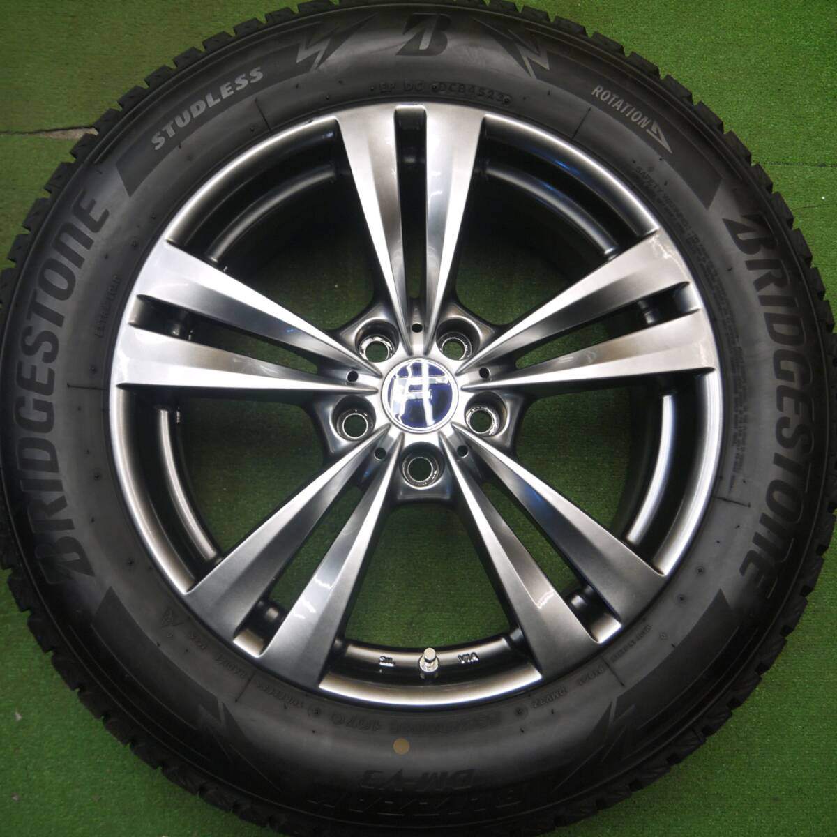 バリ溝!23年!キレイ!9.5分★Lehrmeister L-F LOUNGE 235/60R18 スタッドレス ブリヂストン ブリザック DM-V3 レアマイスター L-Fラウンジ 18インチ PCD114.3/5H★5022111Hス