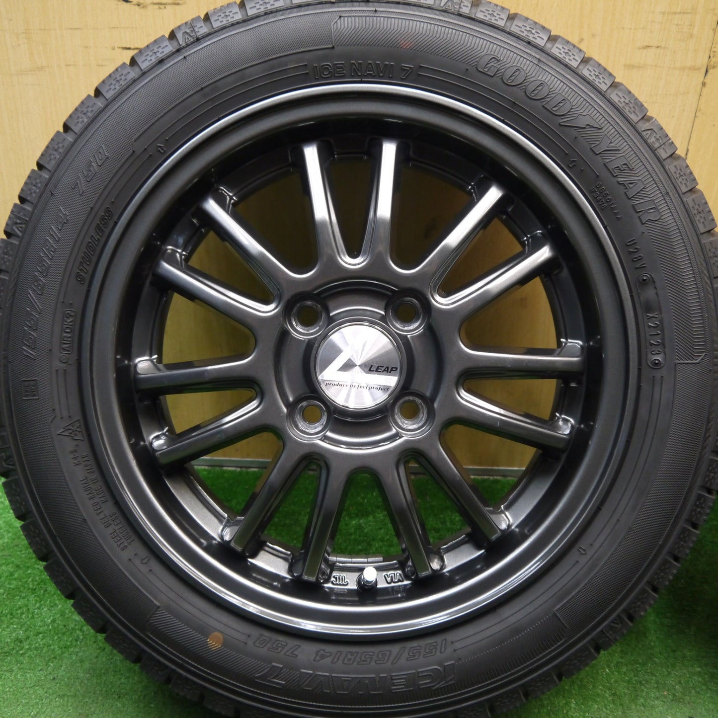 バリ溝!23年!キレイ!9.5分★スタッドレス 155/65R14 グッドイヤー アイスナビ7 LEAP リープ 14インチ PCD100/4H★5091005Hス
