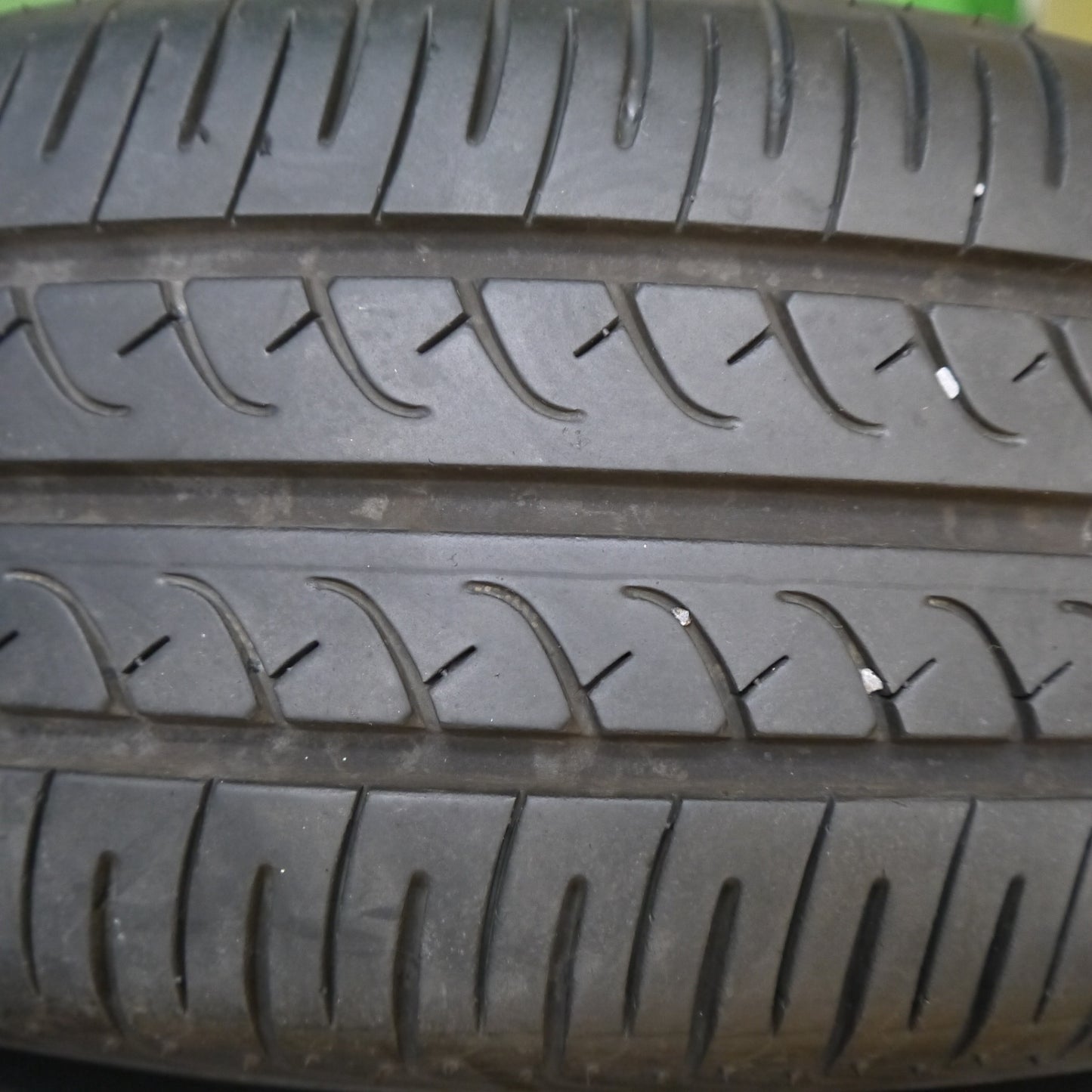 バリ溝!23年!キレイ!8.5分★185/60R15 ヨコハマ ブルーアース AE01F ESTROSA エステローザ 15インチ PCD100/4H★5051903Hノ