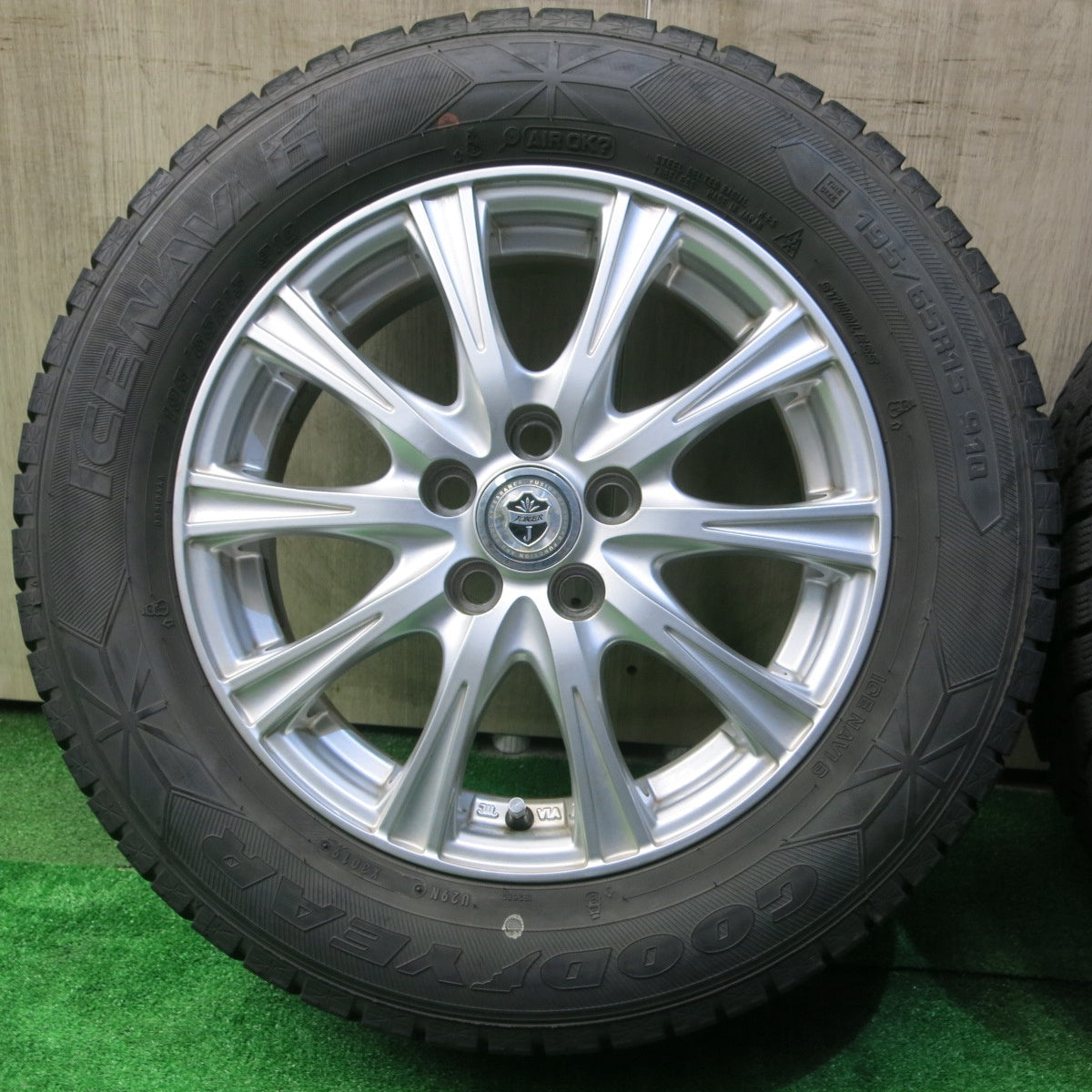 キレイ★プリウス 等 195/65R15 スタッドレス グッドイヤー アイスナビ6 JOKER ジョーカー 15インチ PCD100/5H★5051601NJス