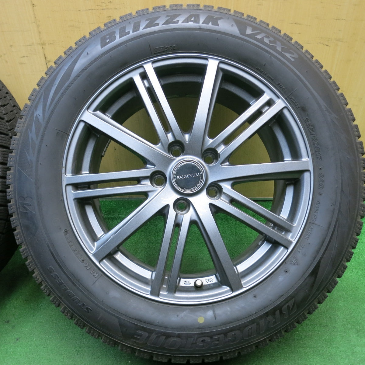 バリ溝!21年!キレイ!9.5分★スタッドレス 225/60R17 ブリヂストン ブリザック VRX2 BALMINUM バルミナ 17インチ PCD114.3/5H★5021103AKス