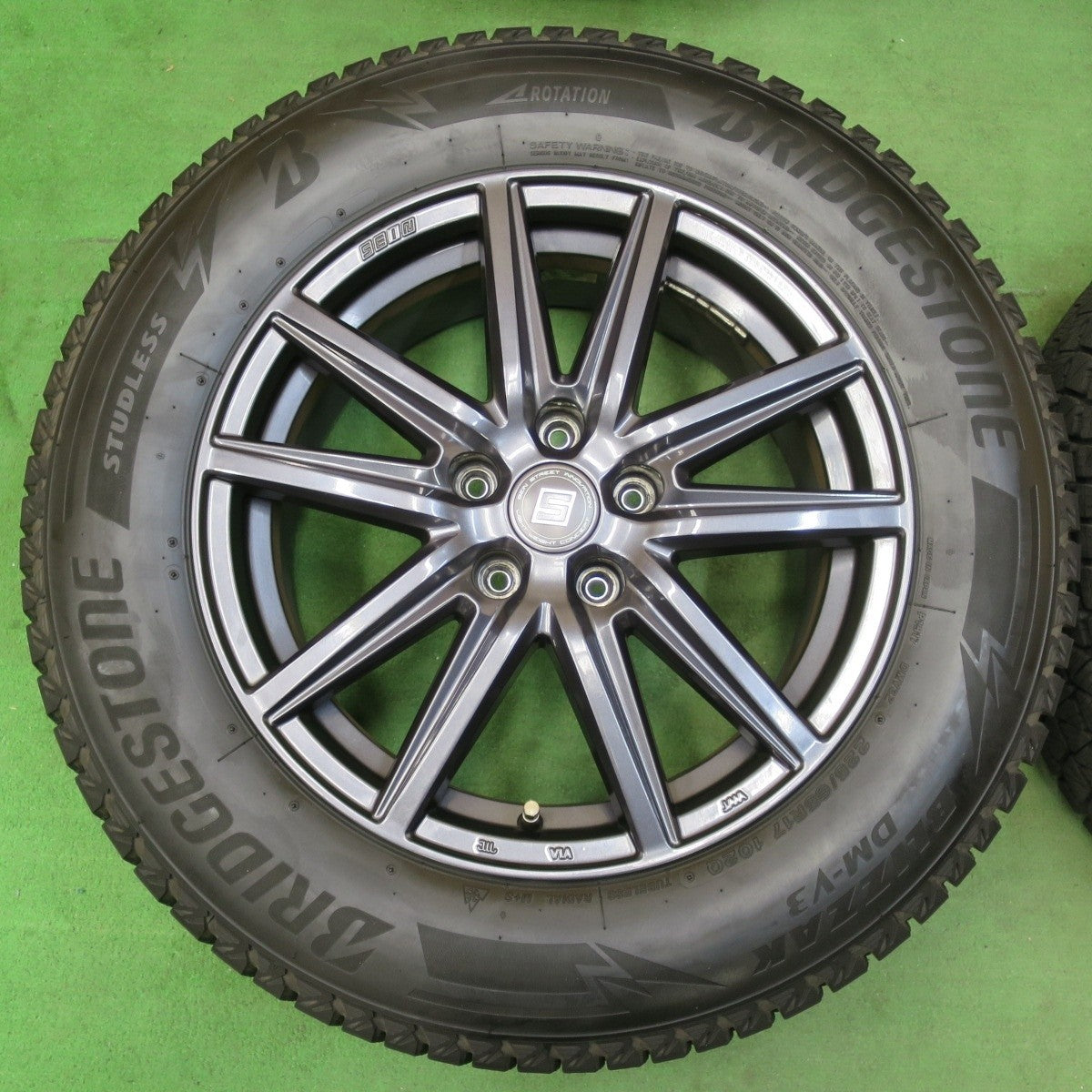 バリ溝!21年!キレイ!9分★スタッドレス 225/65R17 ブリヂストン ブリザック DM-V3 SEIN ザイン 17インチ PCD114.3/5H★5022408イス
