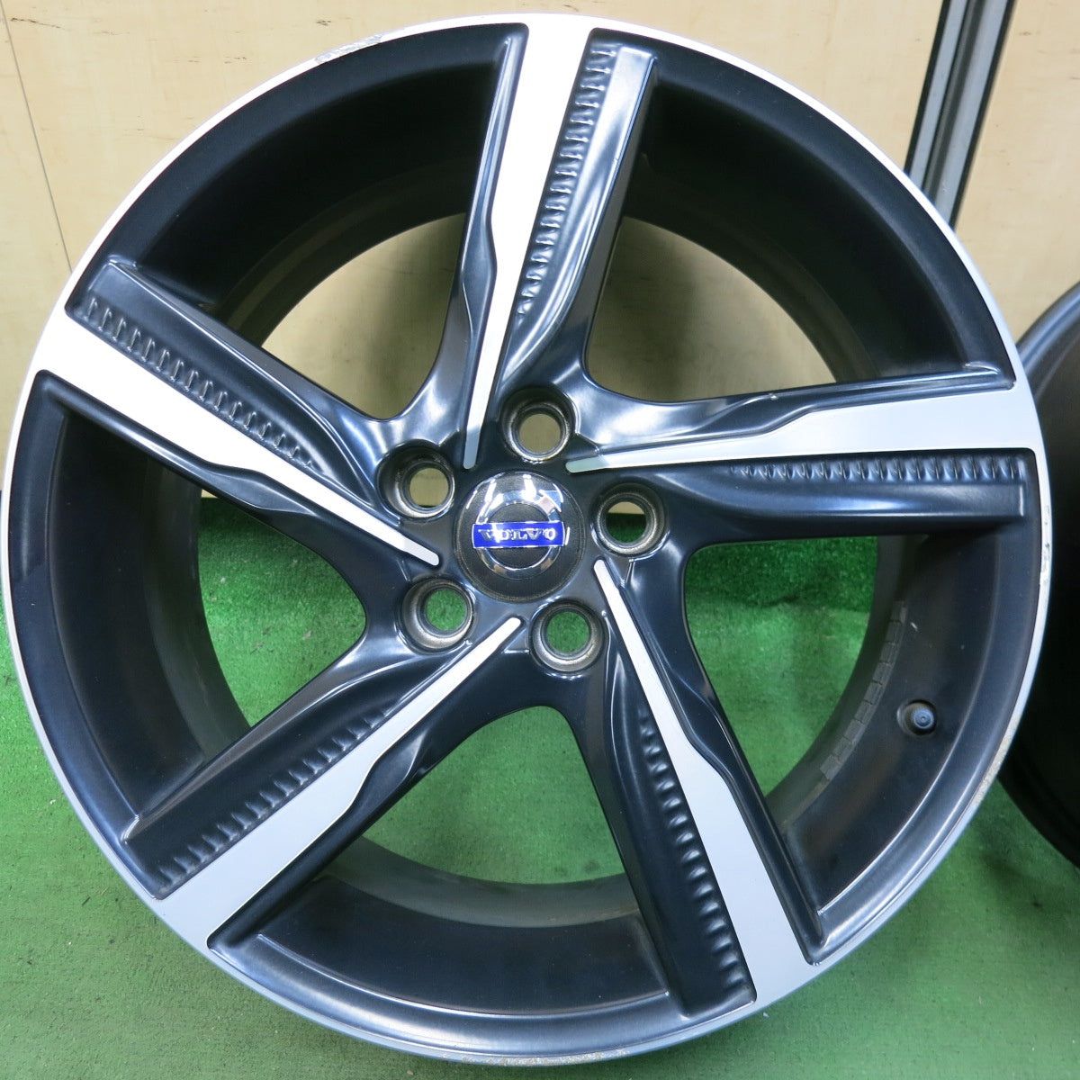 希少!4本価格★ボルボ V40 Rデザイン 純正 ホイール 18インチ 18×7.5J PCD108/5H★5071801SYホ