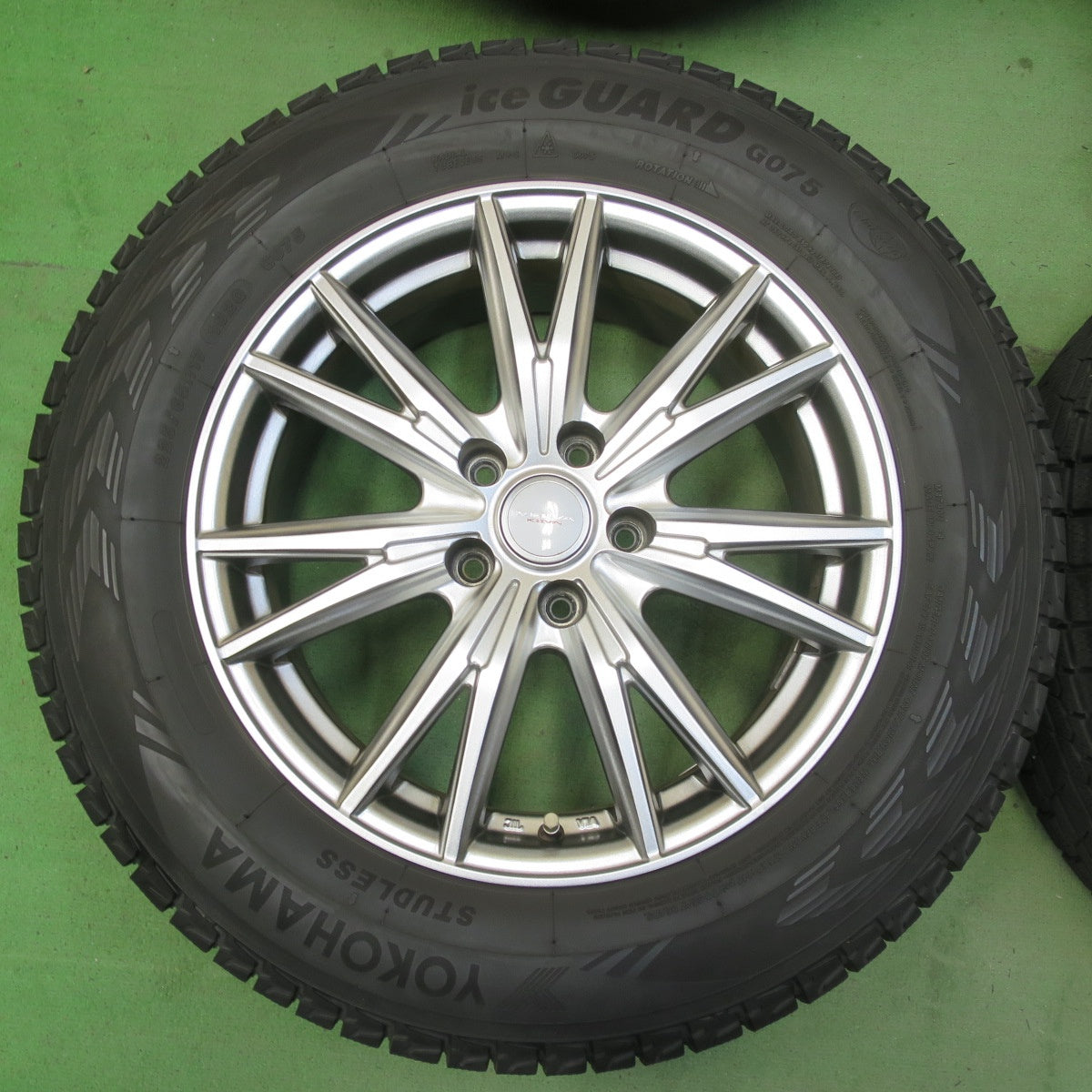 バリ溝!キレイ!8.5分★スタッドレス 225/65R17 ヨコハマ アイスガード G075 VELVA KEVIN ヴェルヴァ 17インチ PCD114.3/5H★5052202イス