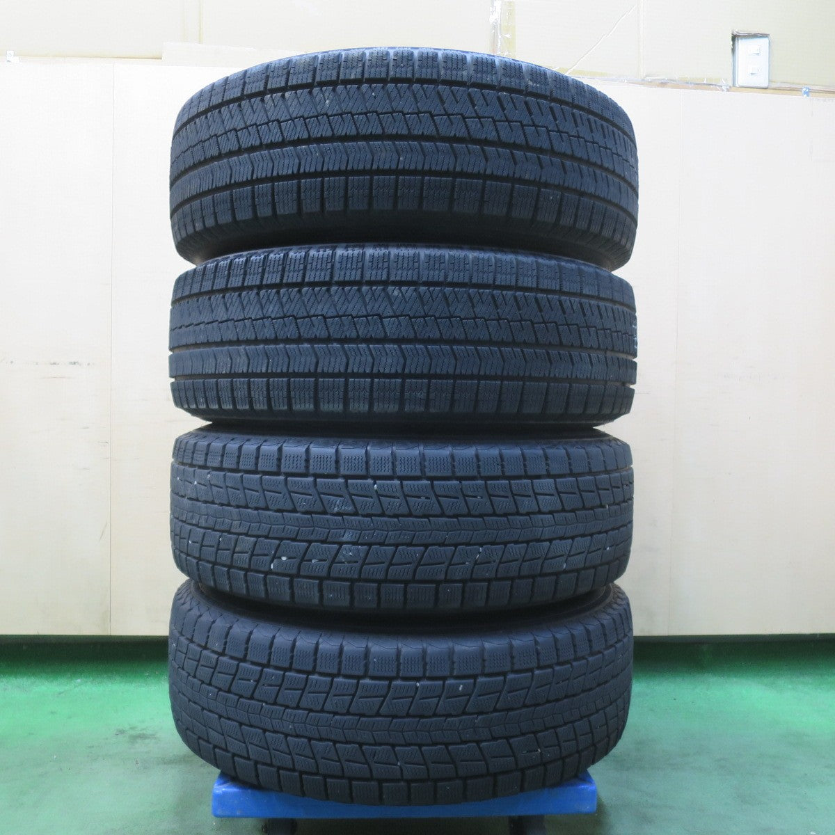 バリ溝!23年!9分★スタッドレス 215/65R16 ブリヂストン ブリザック VRX2 ダンロップ ウインターマックス SJ8+ AIRNOVA SB10 エアノヴァ 16インチ PCD114.3/5H★6020404イス