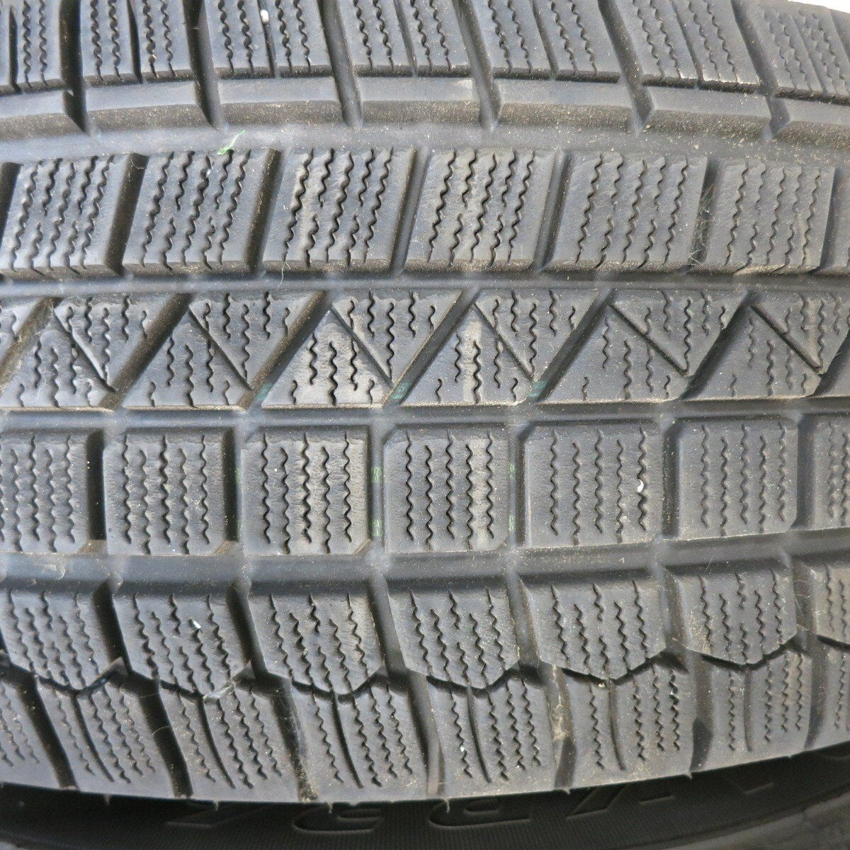 バリ溝!21年!9分★スタッドレス 215/65R16 ケンダ KR36 アイステック ネオ タイヤ 16インチ アルファード ヴェルファイア 等★4121804TNスタ