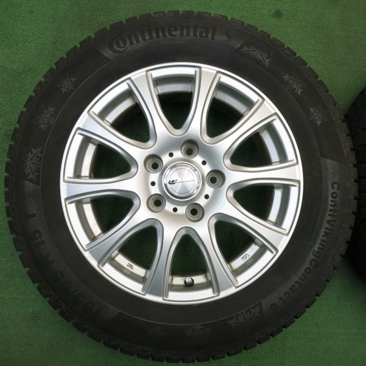 バリ溝!キレイ!9.5分★スタッドレス 195/65R15 コンチネンタル コンチバイキング コンタクト6 LAUFBAHN ラウフバーン 15インチ PCD114.3/5H★5051401NJス