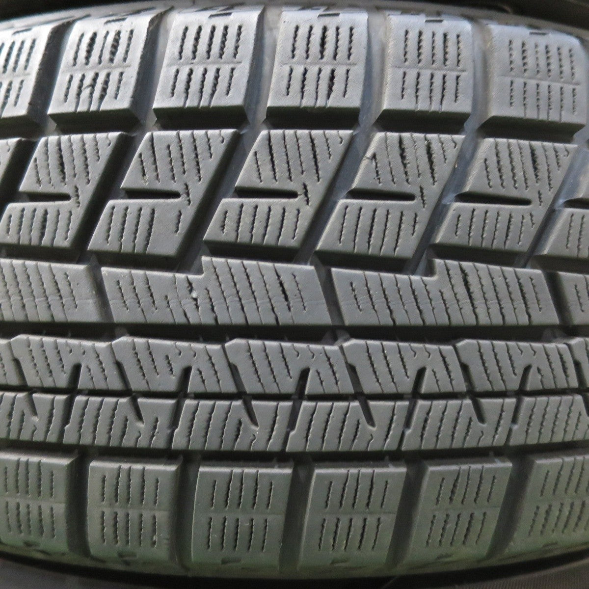 バリ溝!キレイ!9分★スタッドレス 195/65R15 ヨコハマ アイスガード iG60 BALMINUM バルミナ 15インチ PCD114.3/5H★5022606イス