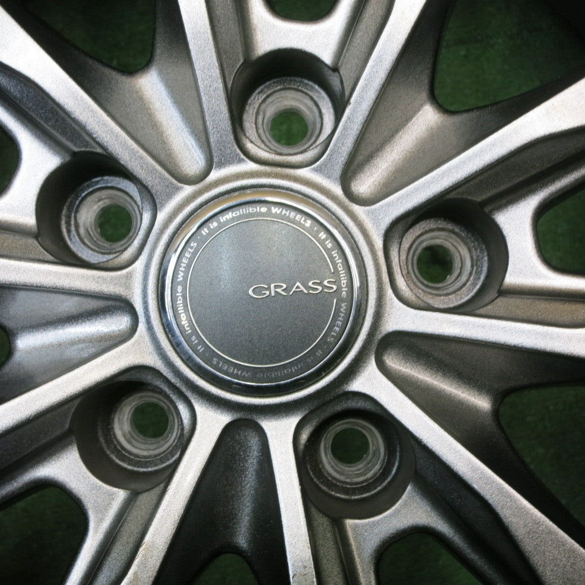 バリ溝!21年!キレイ!9.5分以上★スタッドレス 215/50R17 ヨコハマ アイスガード iG70 GRASS グラス 17インチ PCD114.3/5H★5042203NJス