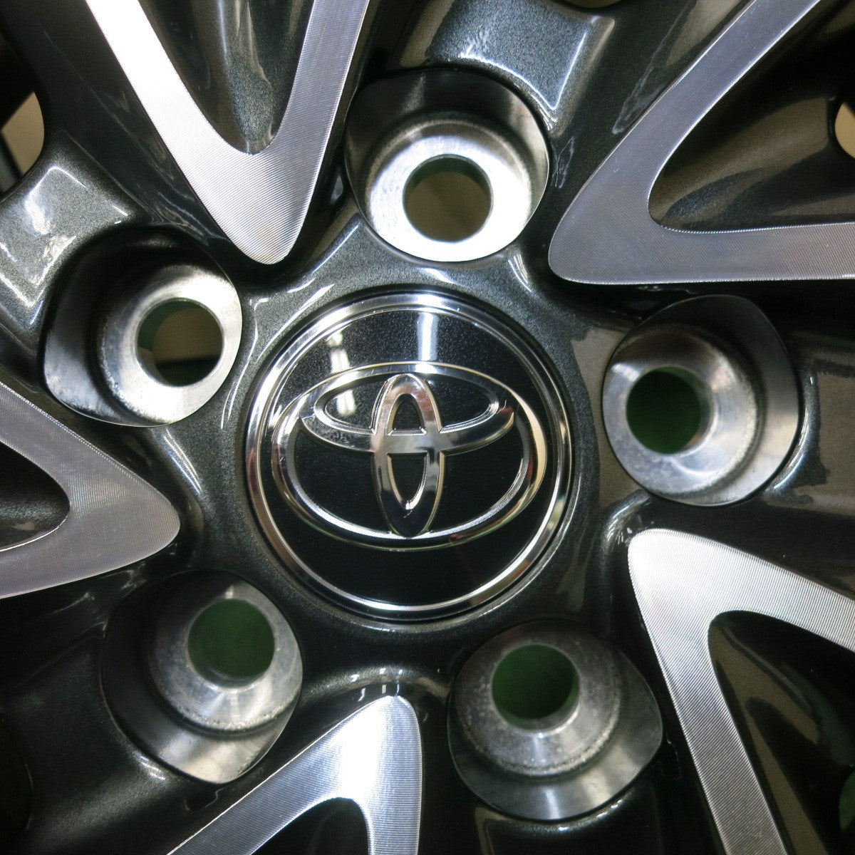 新車外し!1本★トヨタ 90系 ノア ヴォクシー S-Z 純正 ホイール 17インチ 17×6J PCD114.3/5H★5052806SYホ